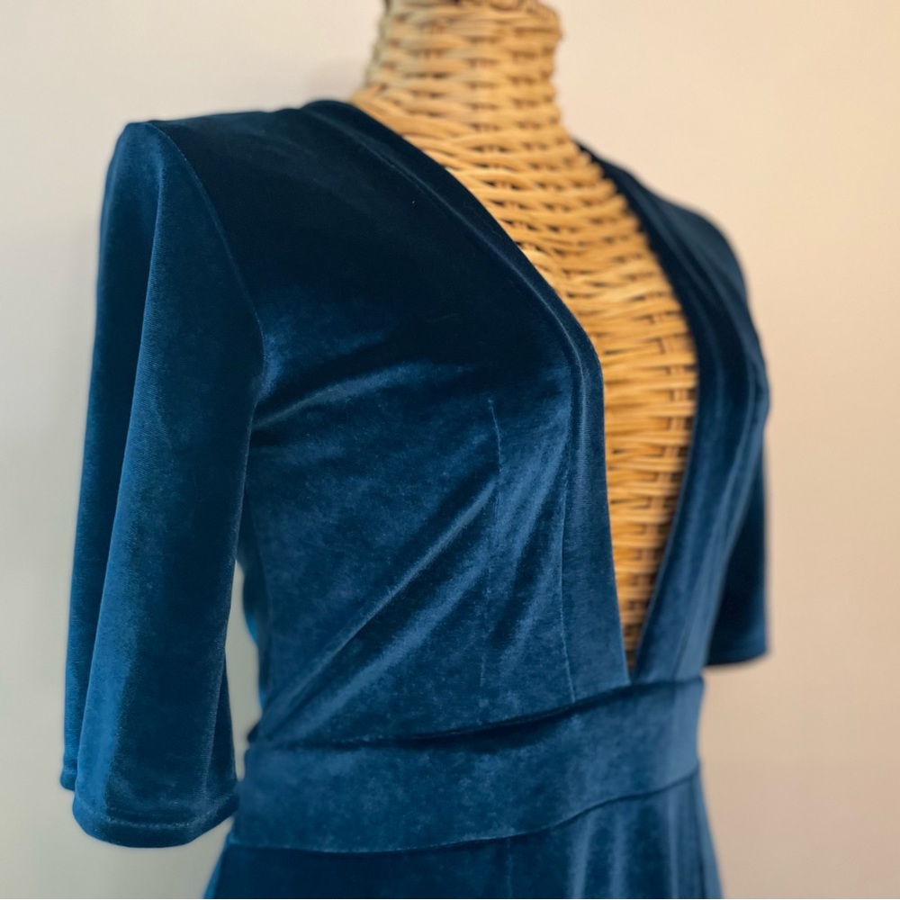 L&B velvet blue gown size medium